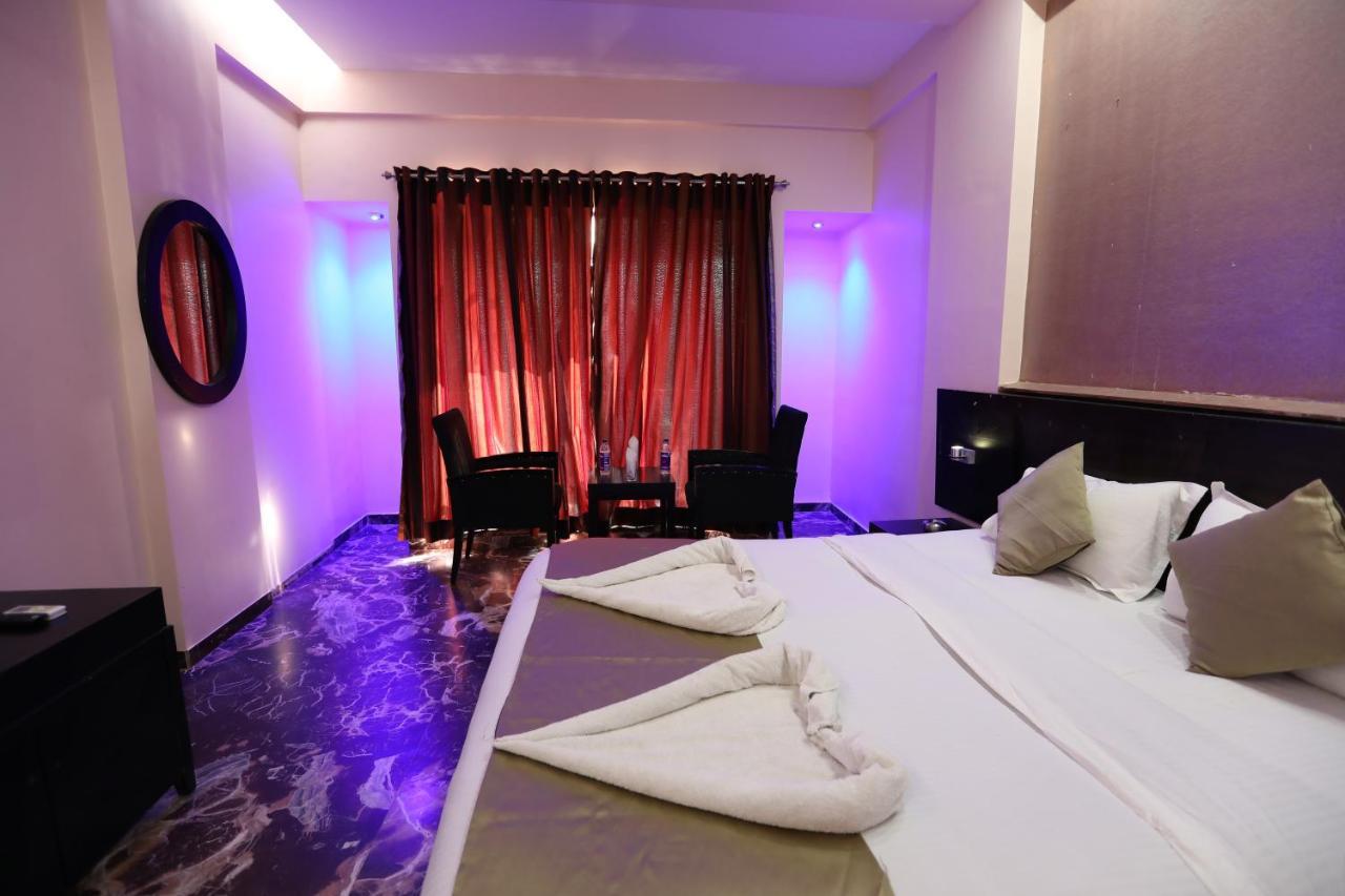 Hotel Aristro Lonavala Bagian luar foto