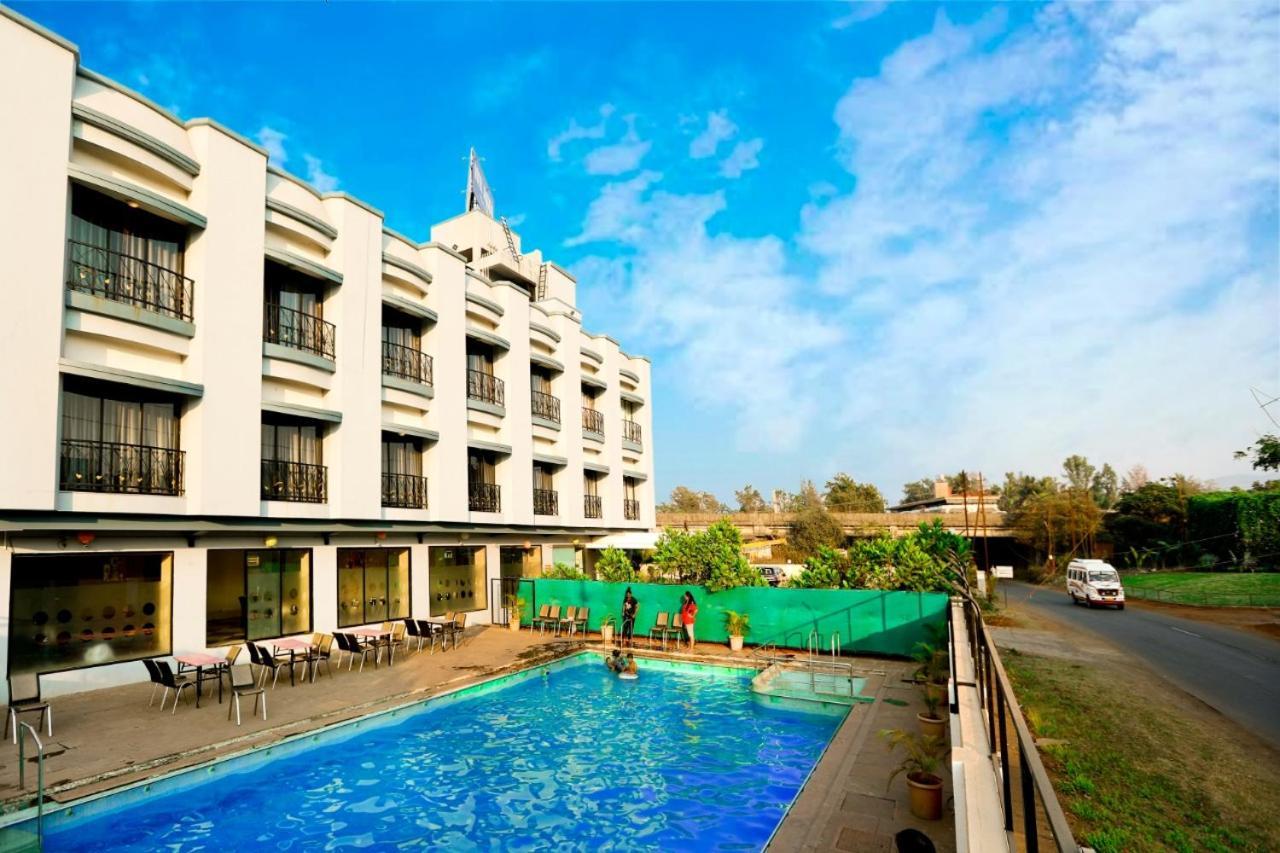 Hotel Aristro Lonavala Bagian luar foto