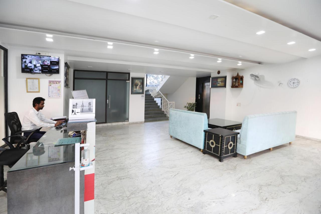 Hotel Aristro Lonavala Bagian luar foto