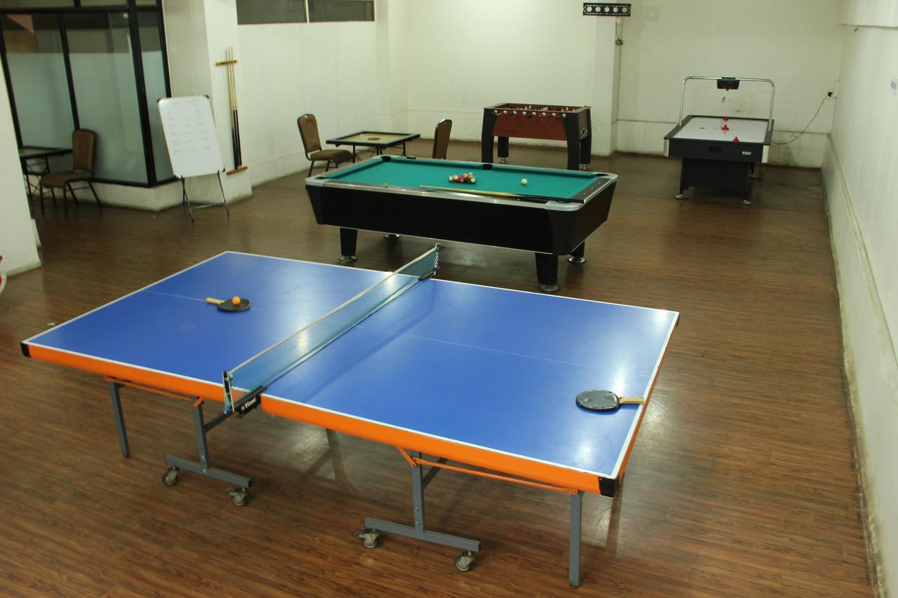 Hotel Aristro Lonavala Bagian luar foto