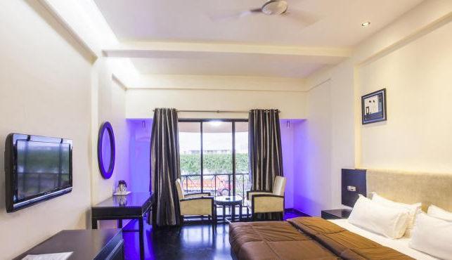 Hotel Aristro Lonavala Bagian luar foto