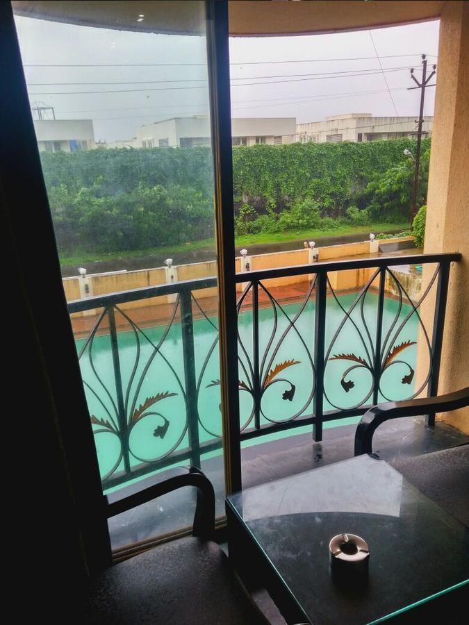 Hotel Aristro Lonavala Bagian luar foto